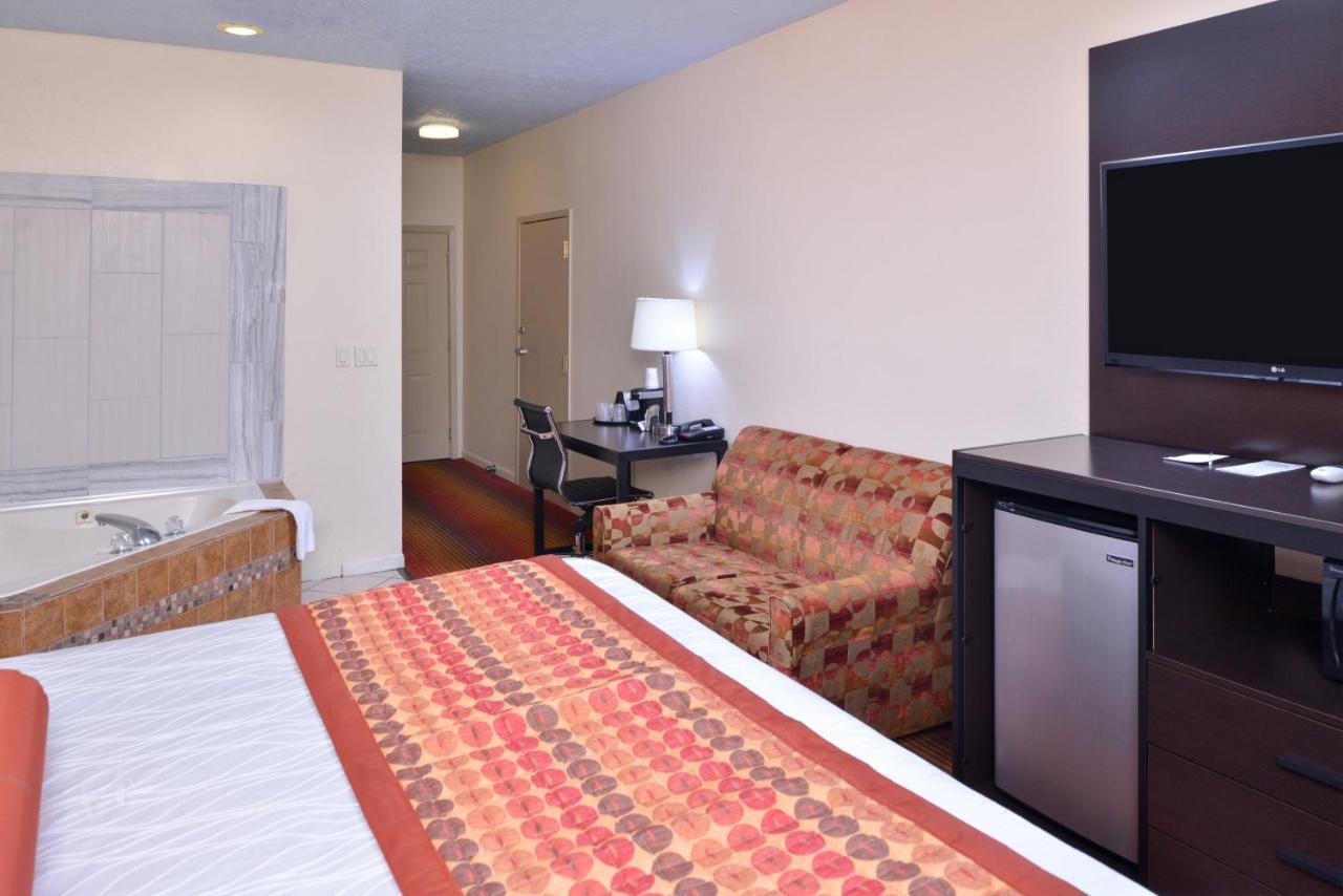 America'S Best Value Inn & Suites-Clinton Εξωτερικό φωτογραφία