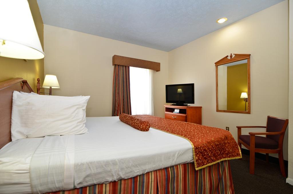 America'S Best Value Inn & Suites-Clinton Εξωτερικό φωτογραφία