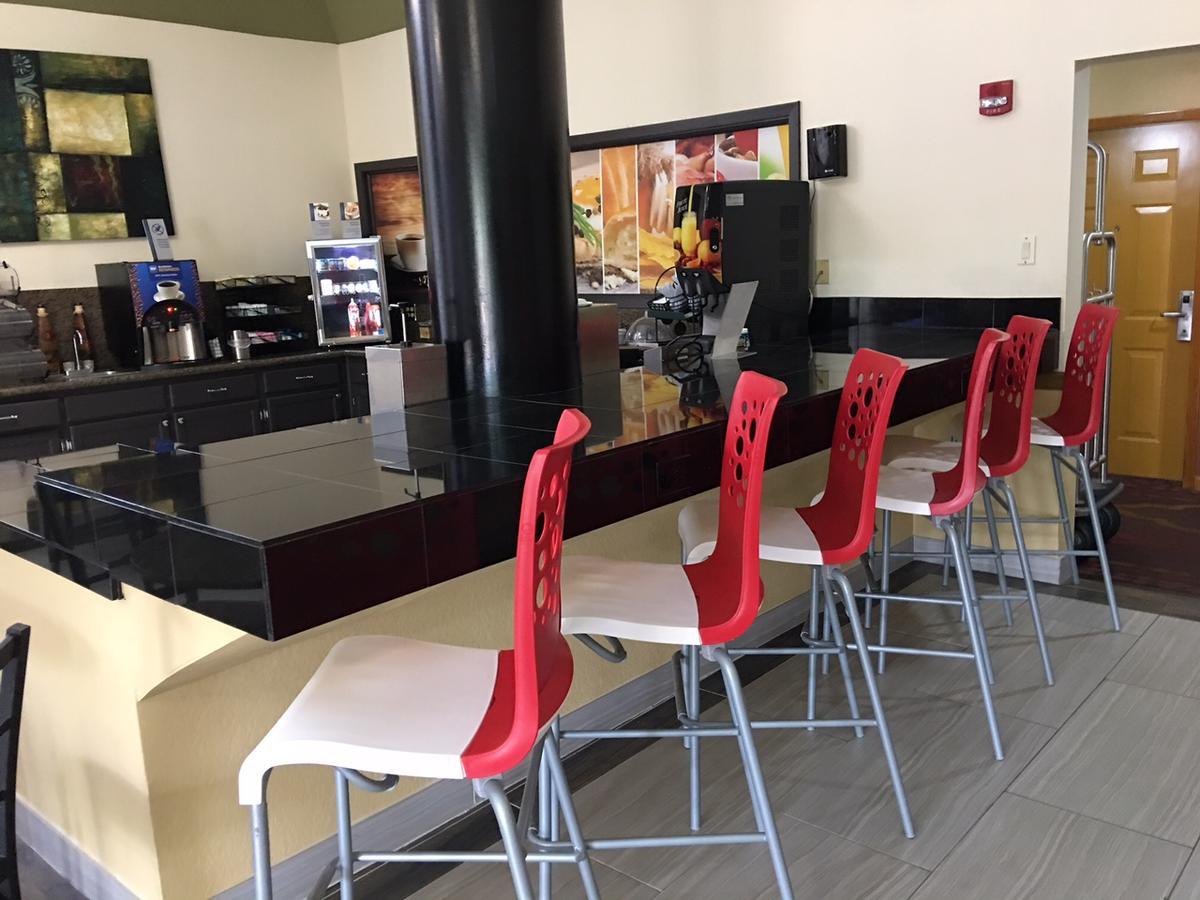 America'S Best Value Inn & Suites-Clinton Εξωτερικό φωτογραφία