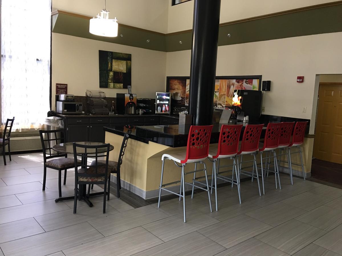 America'S Best Value Inn & Suites-Clinton Εξωτερικό φωτογραφία