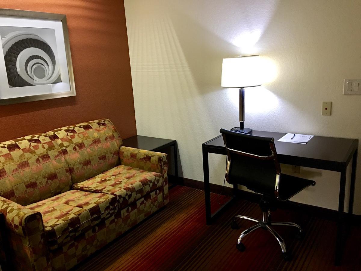 America'S Best Value Inn & Suites-Clinton Εξωτερικό φωτογραφία