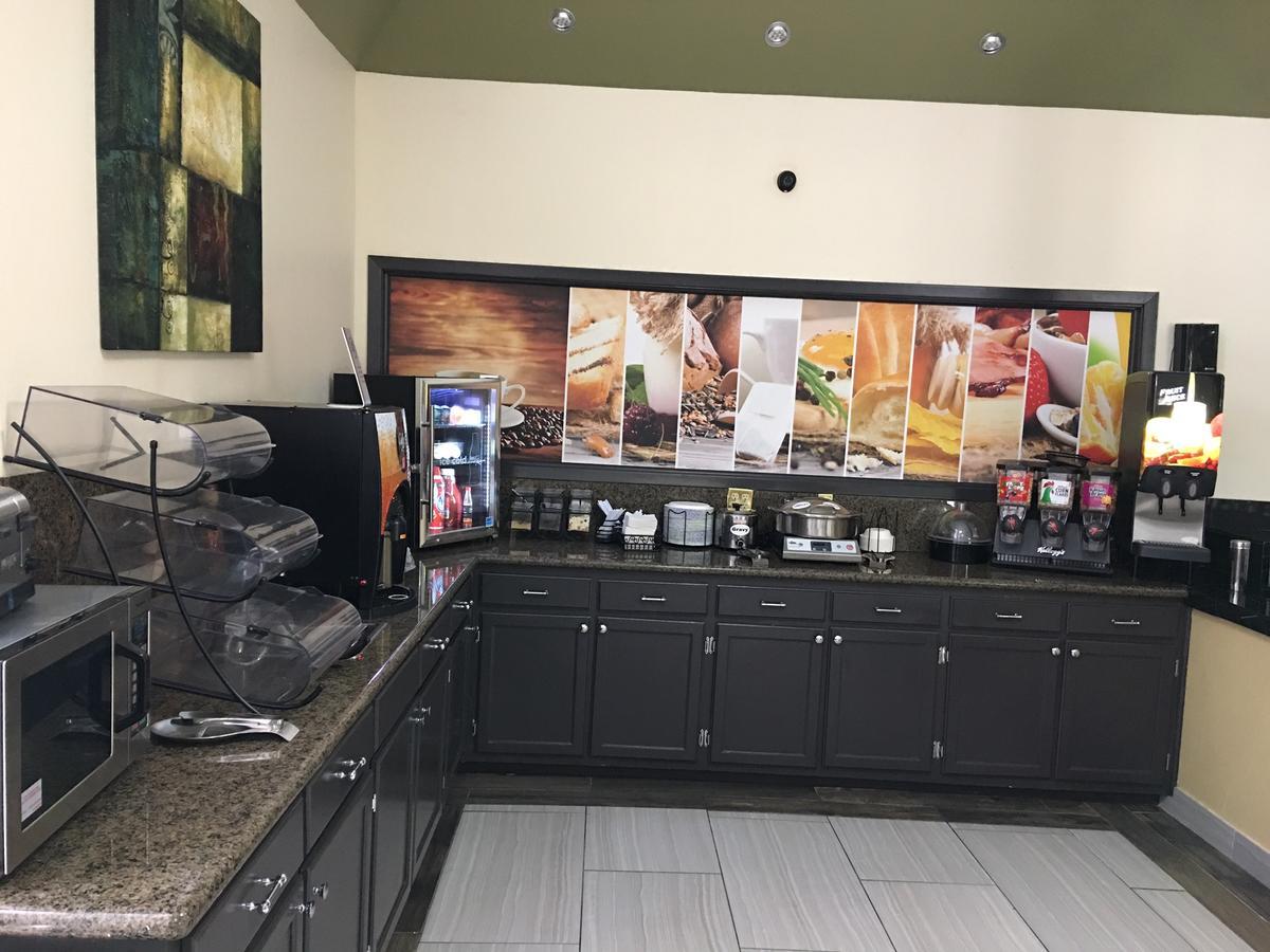 America'S Best Value Inn & Suites-Clinton Εξωτερικό φωτογραφία
