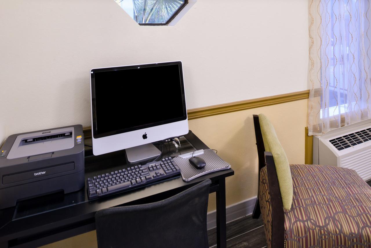 America'S Best Value Inn & Suites-Clinton Εξωτερικό φωτογραφία