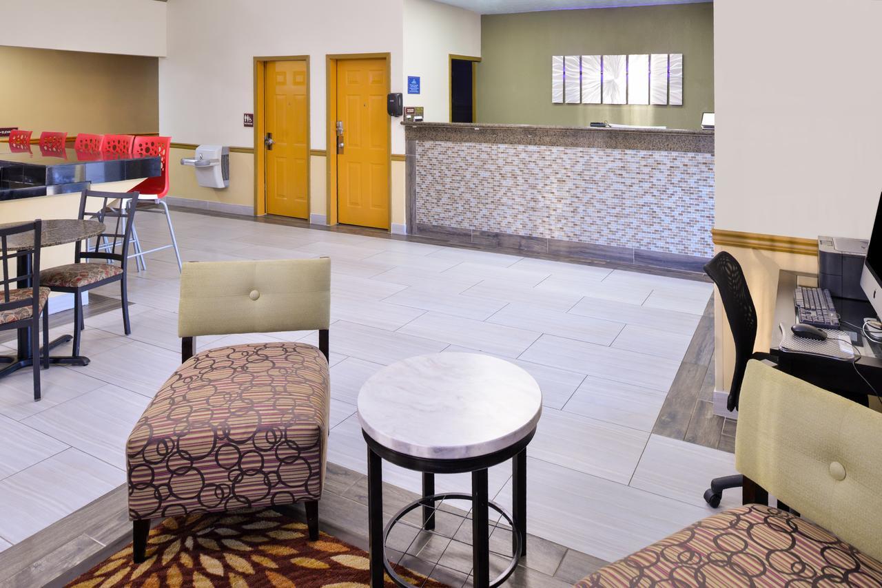 America'S Best Value Inn & Suites-Clinton Εξωτερικό φωτογραφία