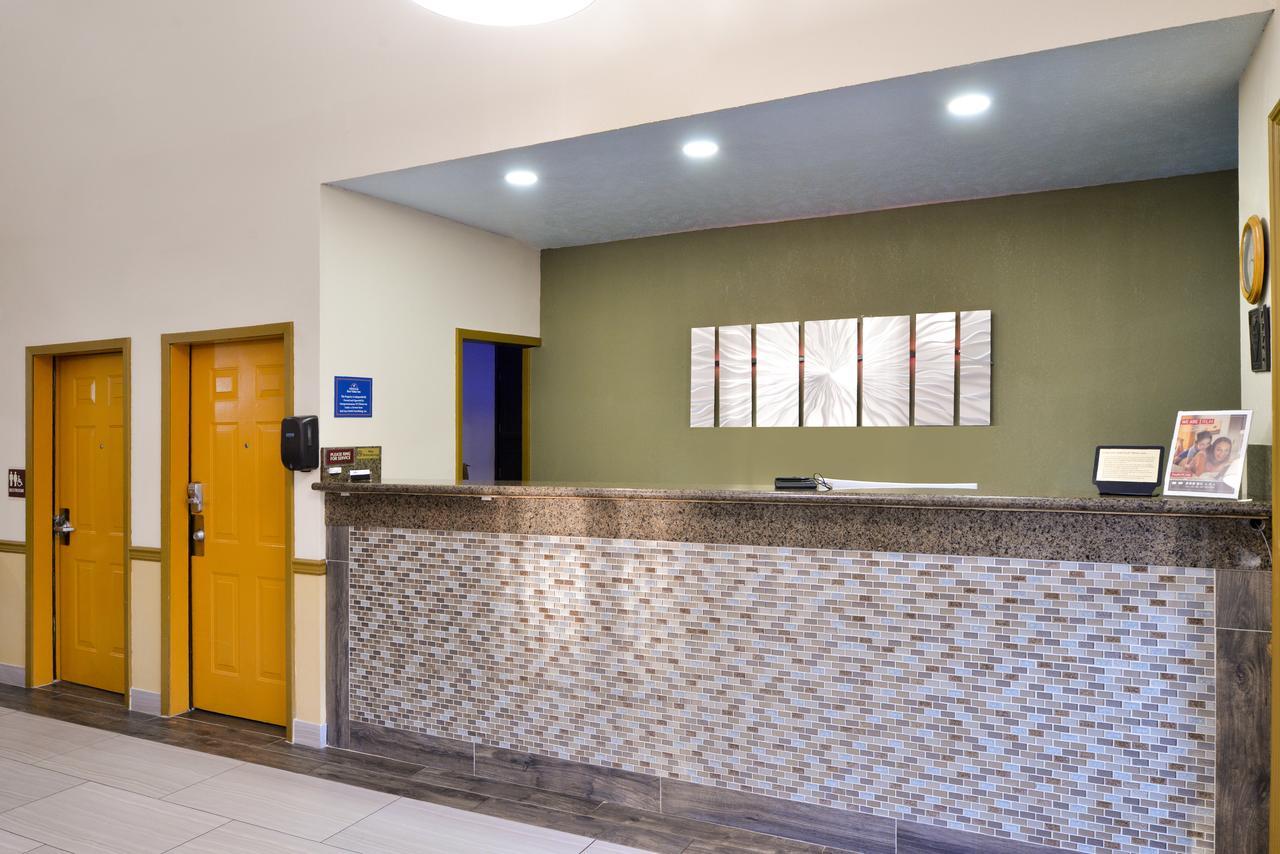 America'S Best Value Inn & Suites-Clinton Εξωτερικό φωτογραφία