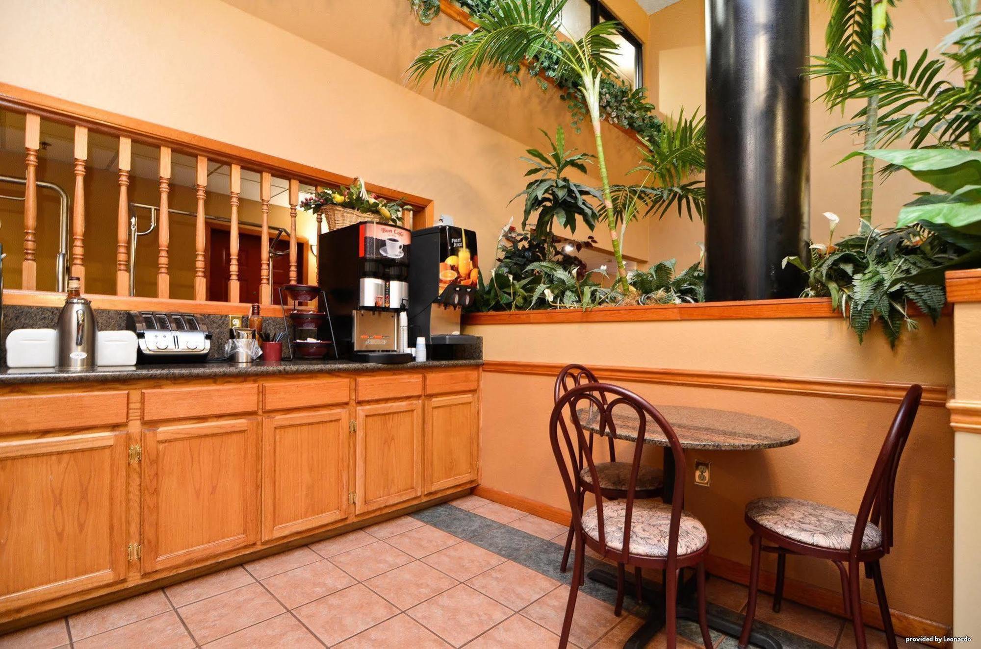 America'S Best Value Inn & Suites-Clinton Εξωτερικό φωτογραφία